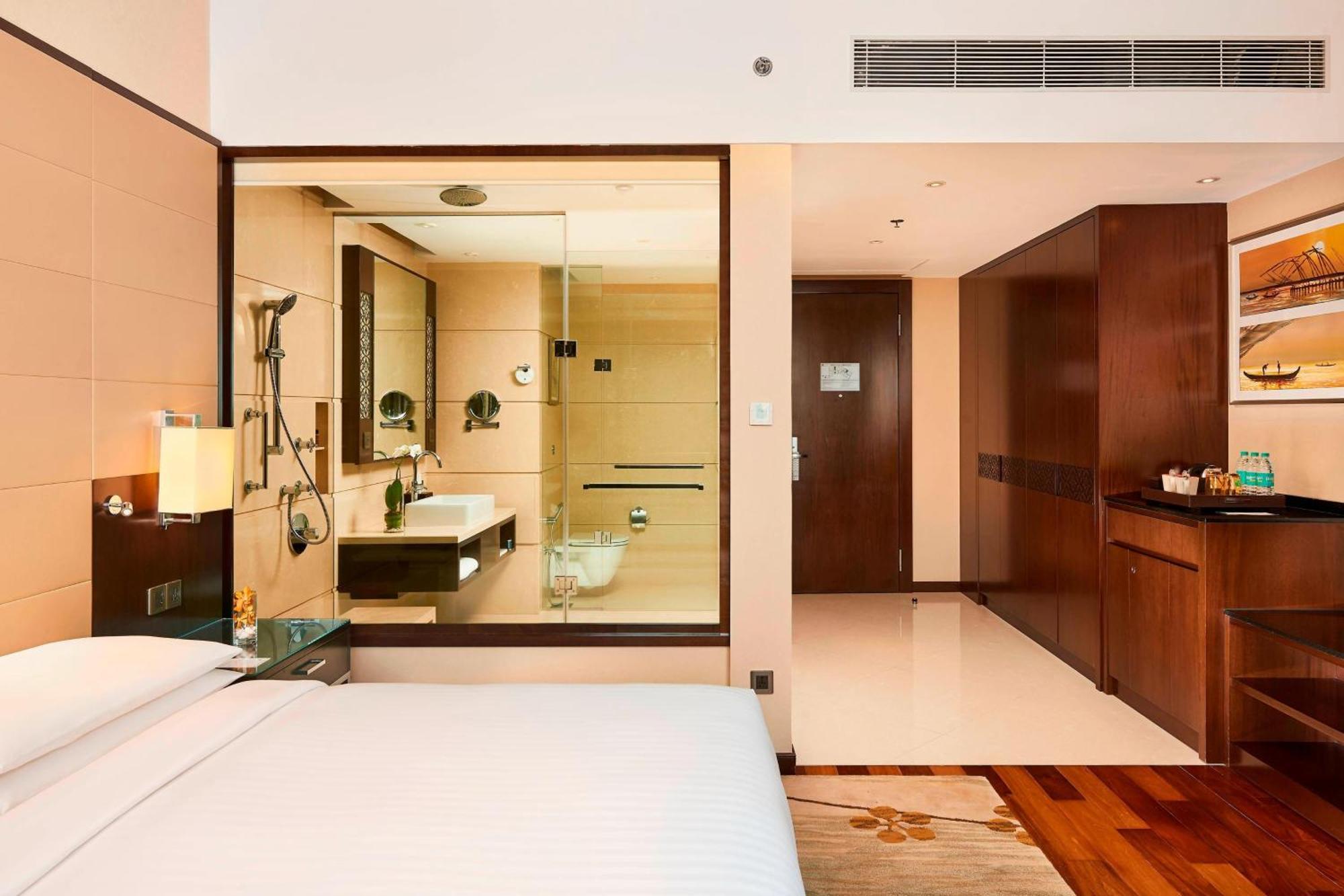 고치 메리어트 호텔 Kochi 외부 사진 A room at the hotel