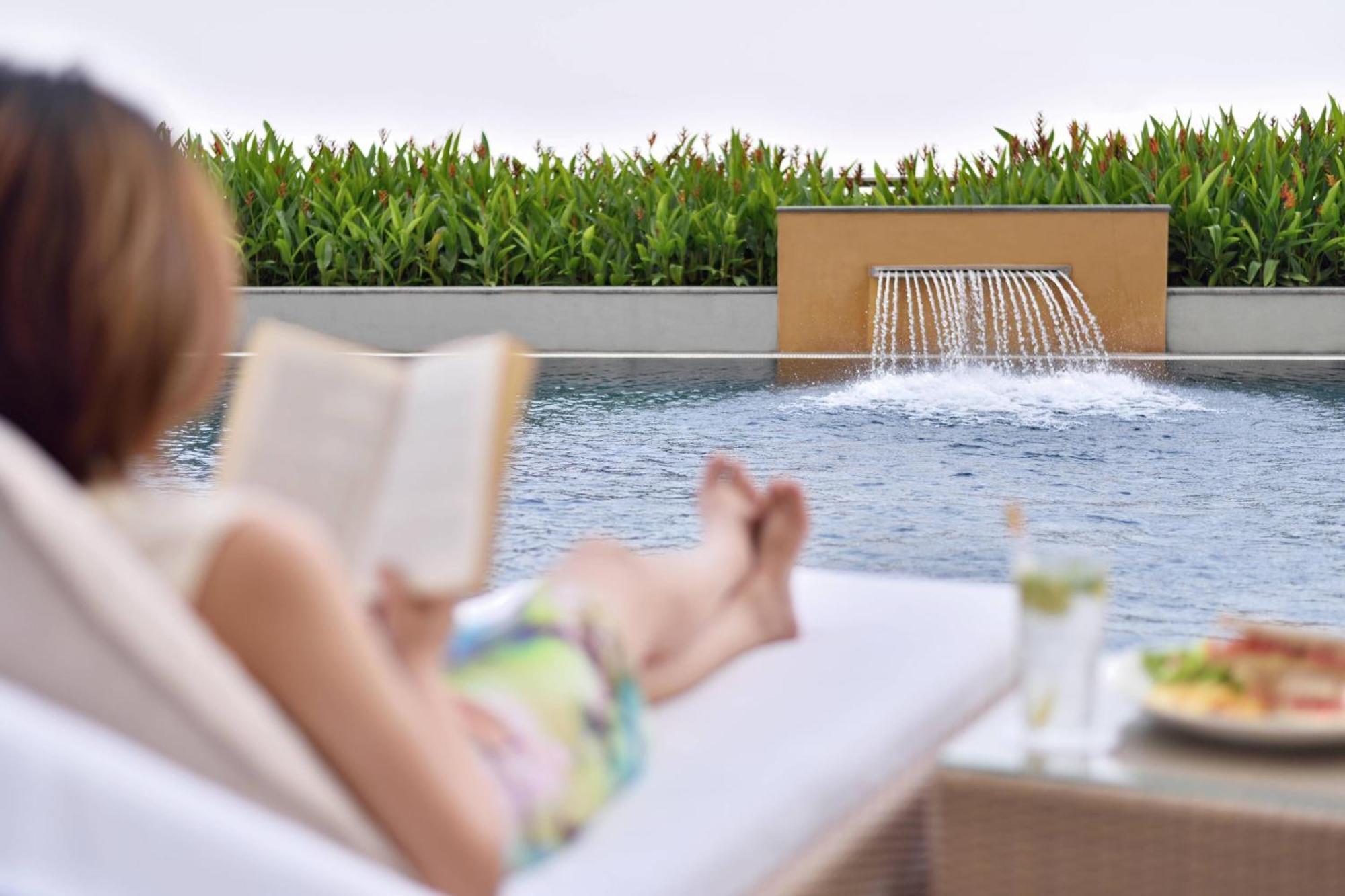 고치 메리어트 호텔 Kochi 외부 사진 The pool at the hotel