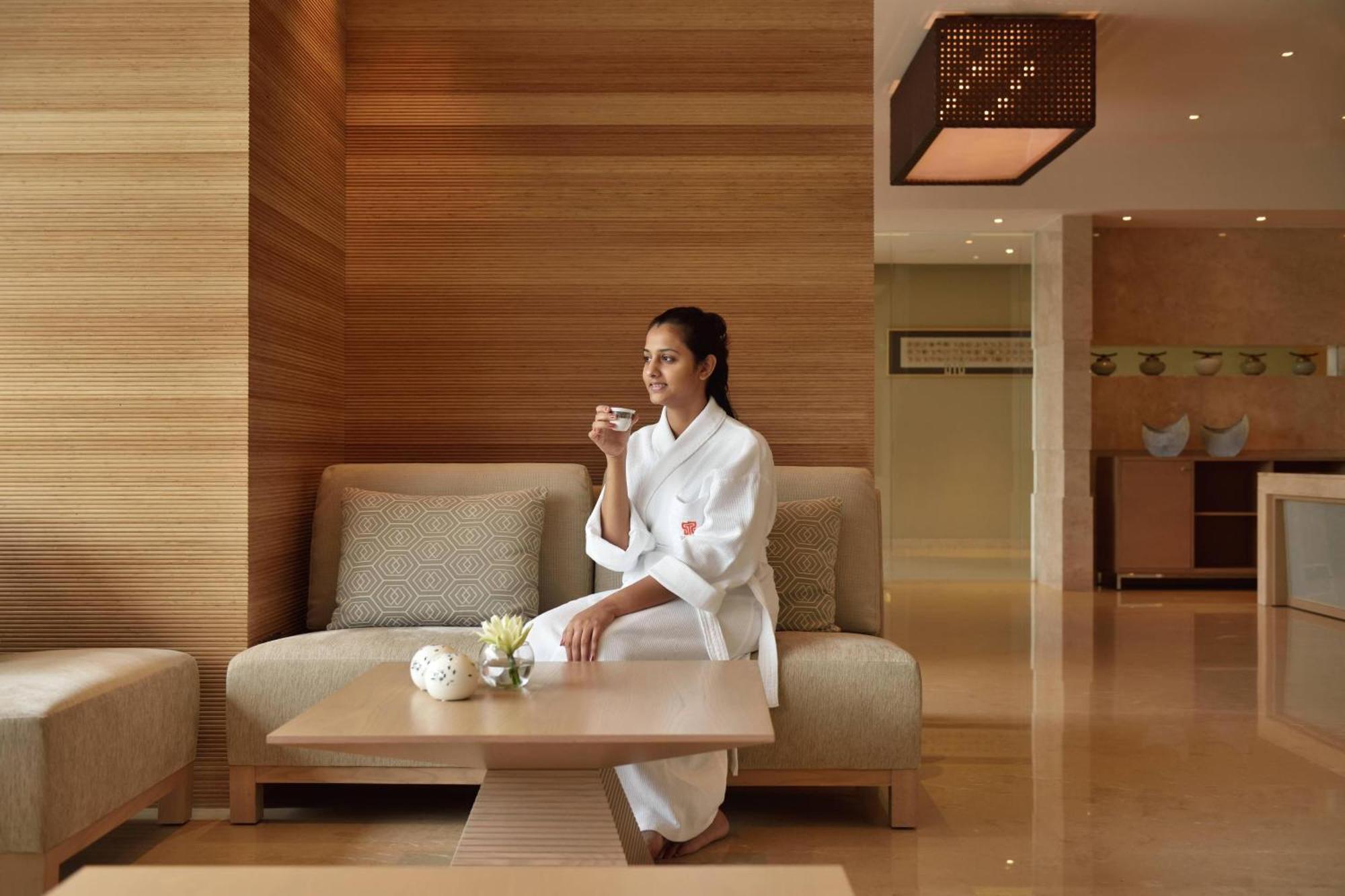 고치 메리어트 호텔 Kochi 외부 사진 A guest at the spa