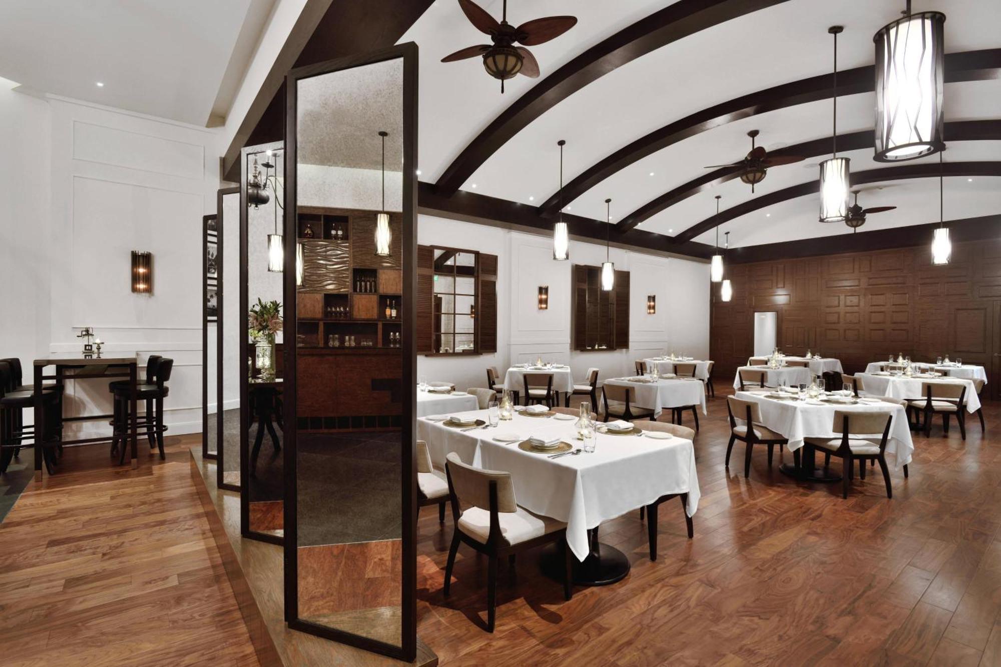 고치 메리어트 호텔 Kochi 외부 사진 Interior of the restaurant